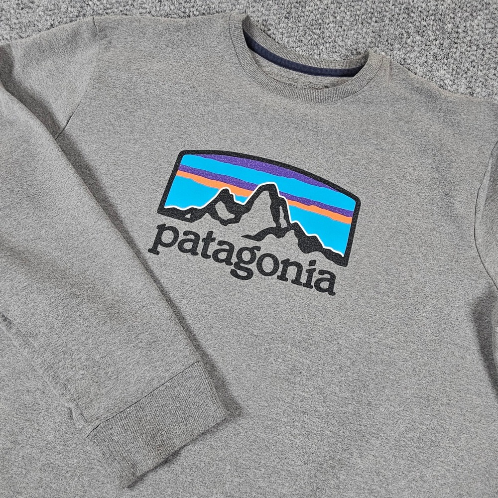 Patagonia Gray Crewneck Sweatshirt Classic Logo Mountains Pullover Men's XL‎